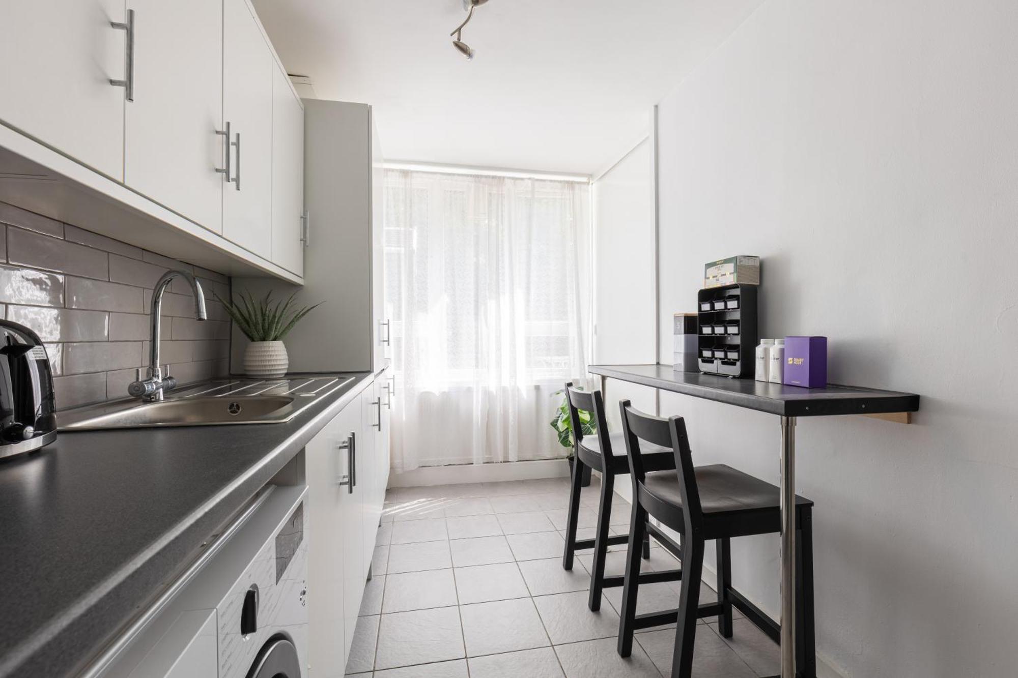 Appartement Bright 1br Flat By Brixton, With Parking And Balcony *