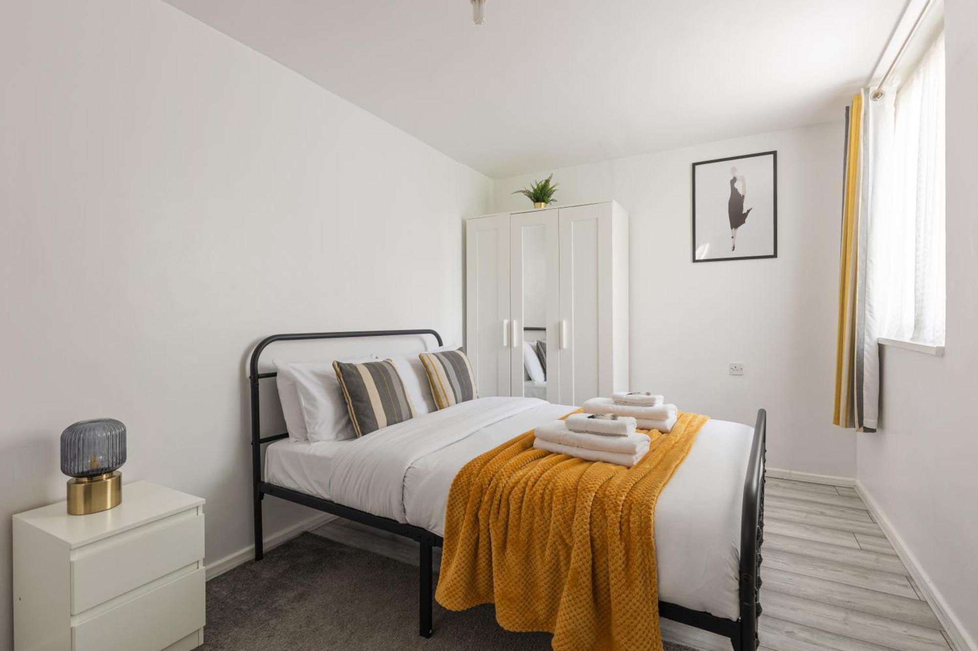 Bright 1br Flat By Brixton, With Parking And Balcony